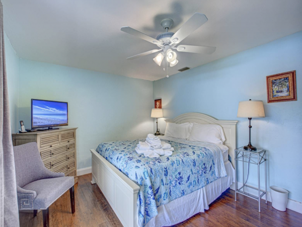 On Beach Siesta Key Vacation Condo Two Bedrolom Sleeps 8